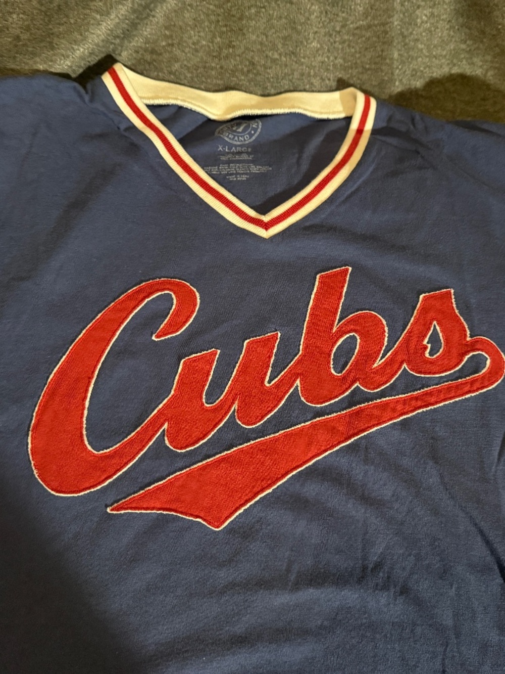 Forty Seven Brand - 47 - Chicago Cubs V-Neck Tee - Size XL